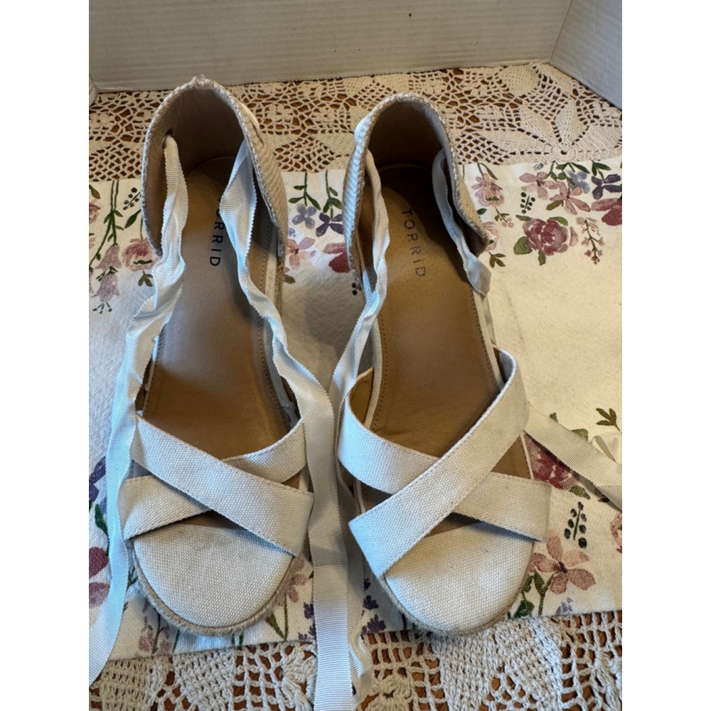 Torrid Espadrille Ankle Wrap Wedge Sandals Size 9WW Ivory